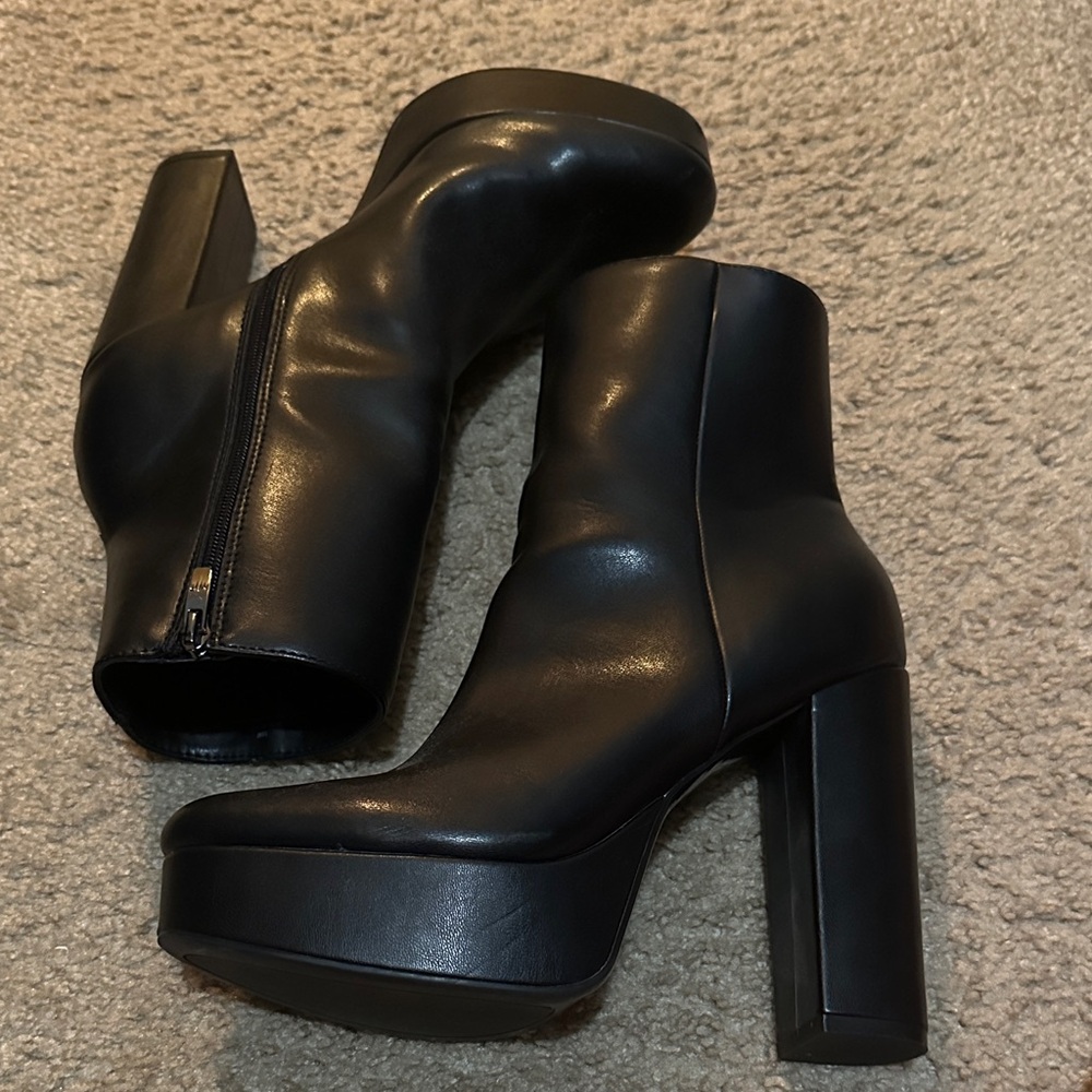 Marc Fisher Black platform Heeled Boots